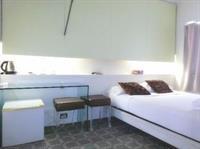 L'Otel Hotel